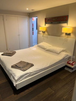 Cosy mews house by Hyde park
